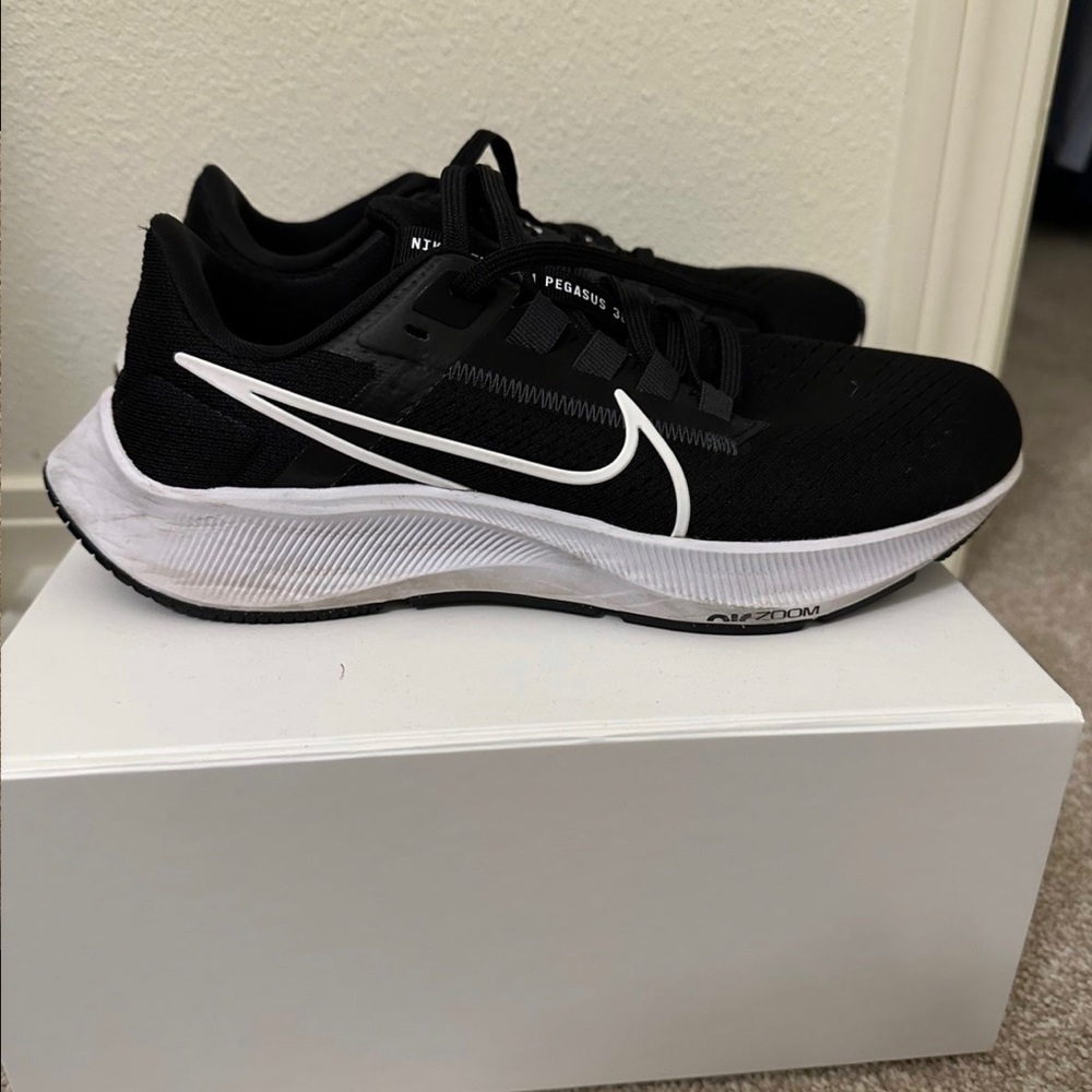 Nike Pegasus Women’s Size 8